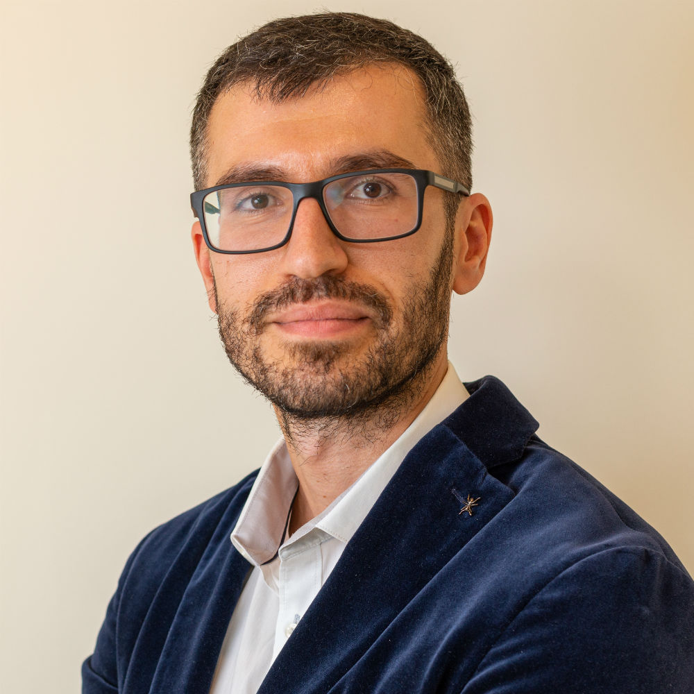 Dr Dimitris Akrivos