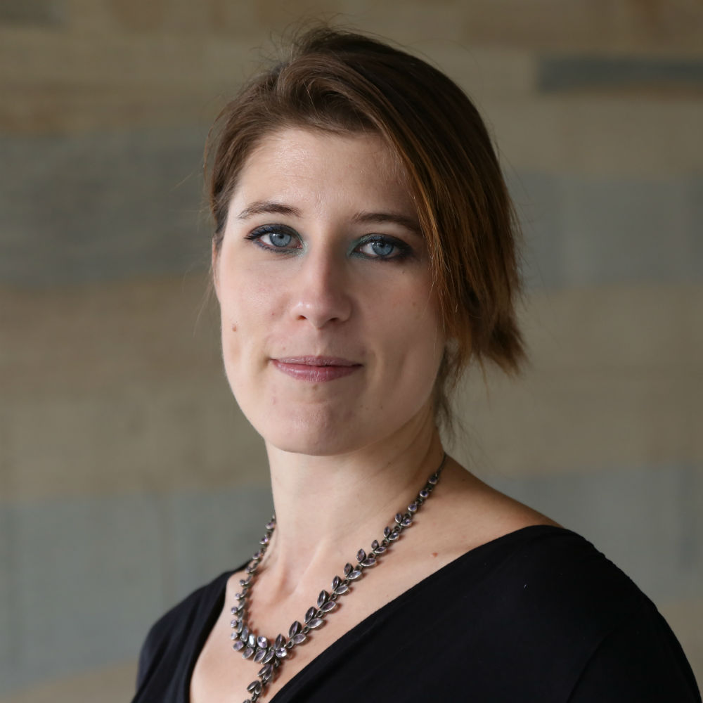 Dr Claire Delle Luche