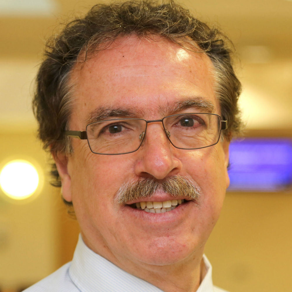 Professor Nelson Fernandez