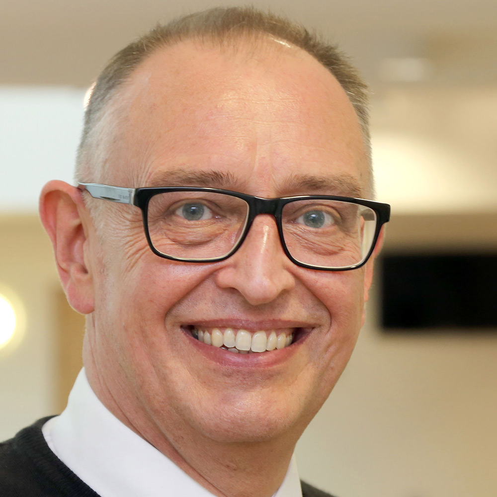 Dr Peter Luther