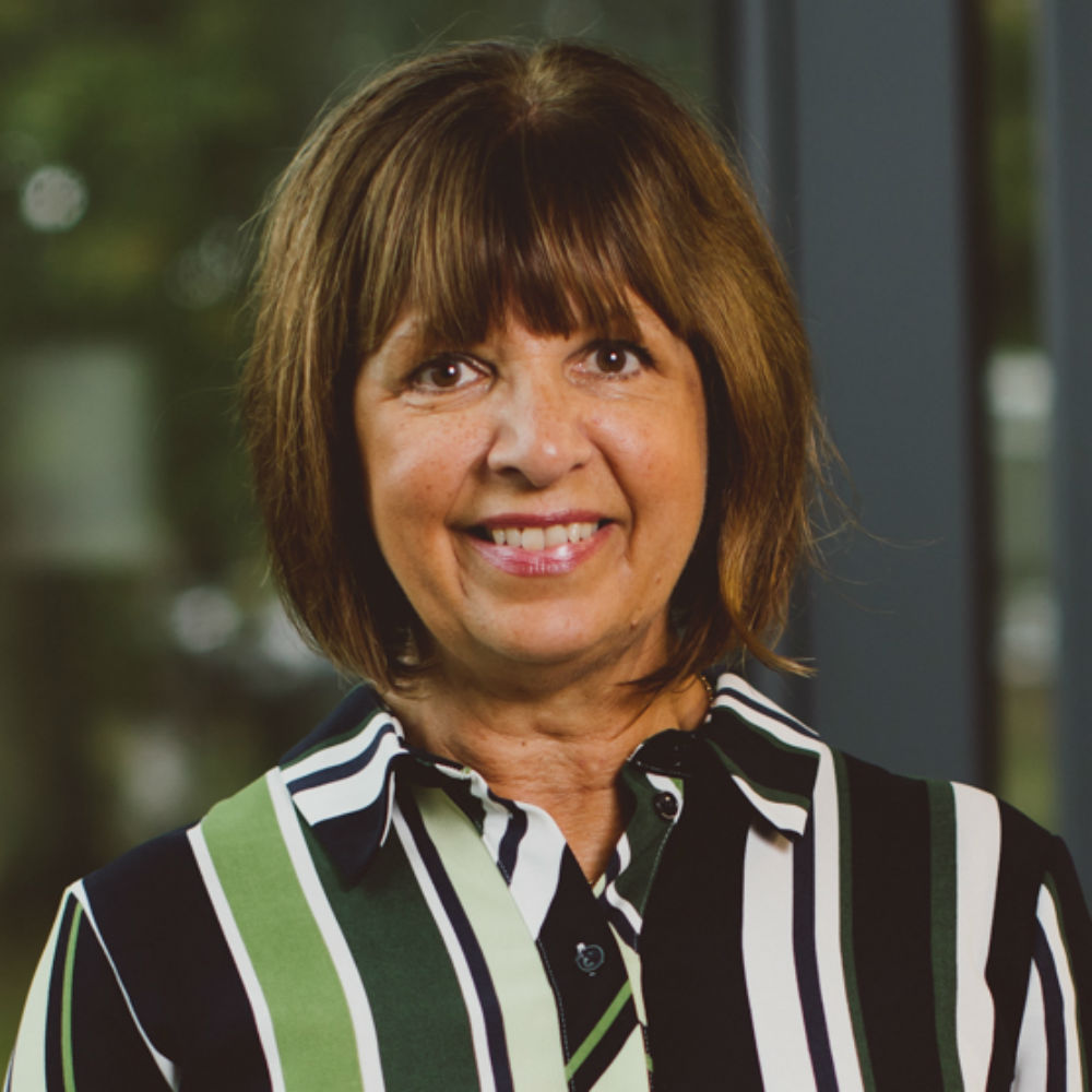 Dr Julia Minoia