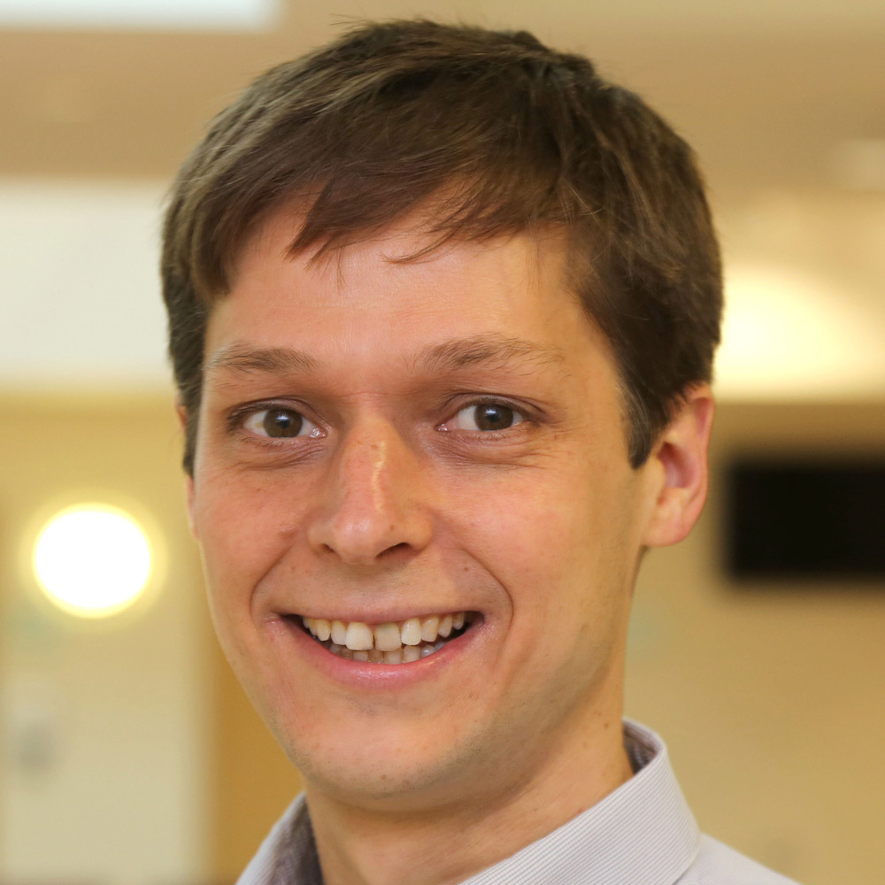 Dr Matthias Parey