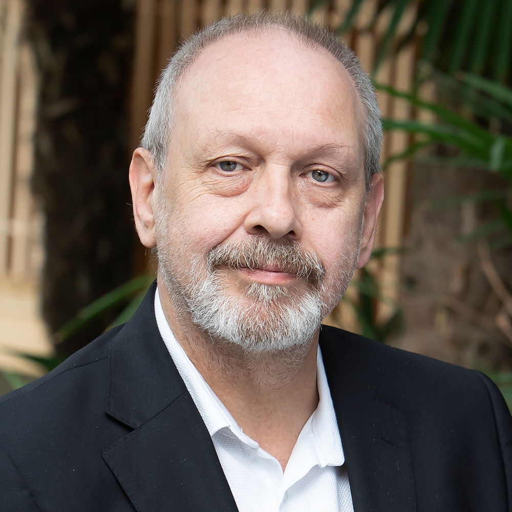 Dr Ian Roper  