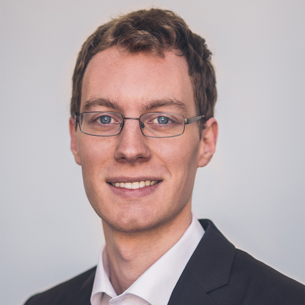 Dr Christoph Siemroth  