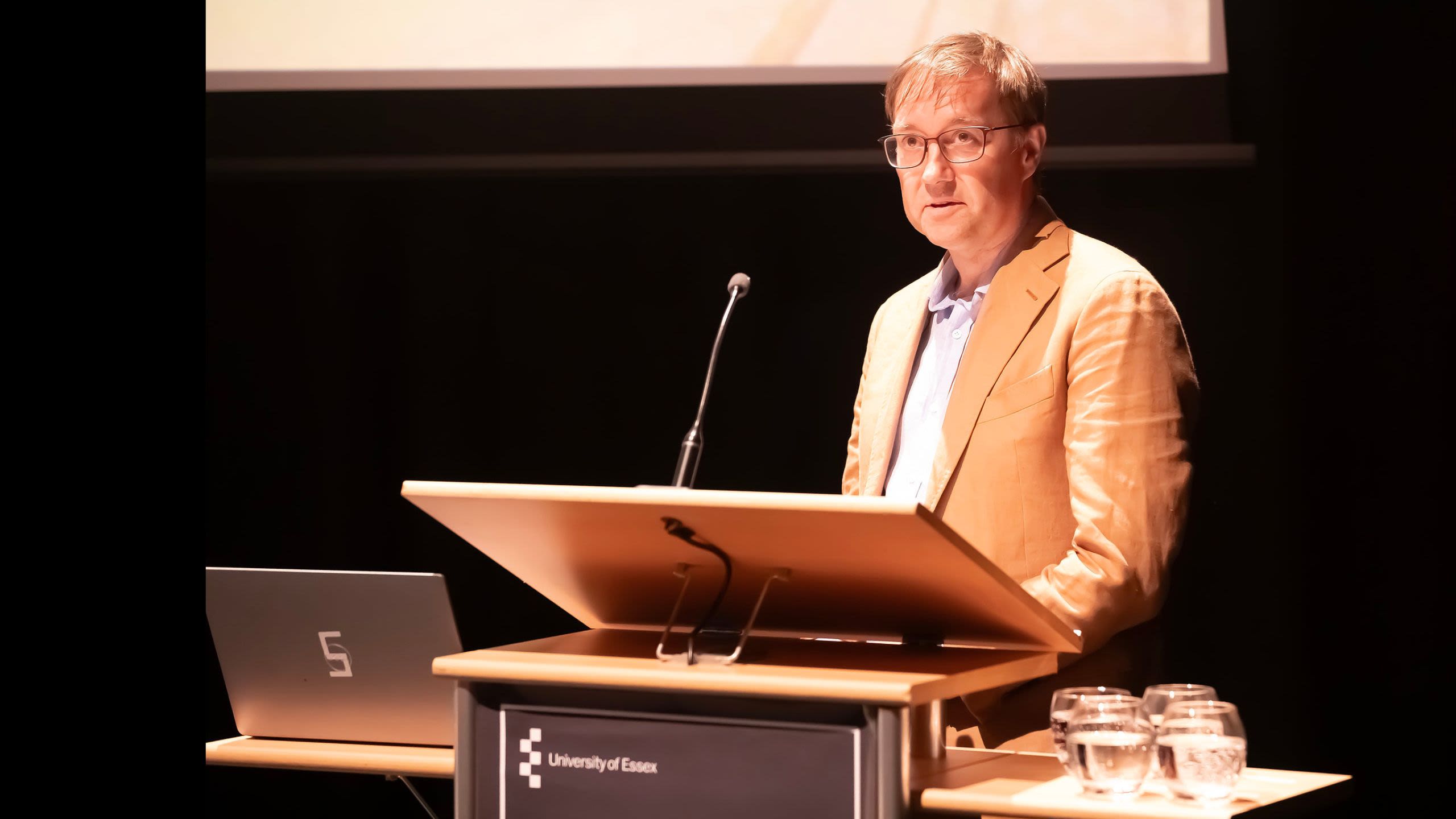 Professor Kristian Skrede Gleditsch giving a Regius Lecture